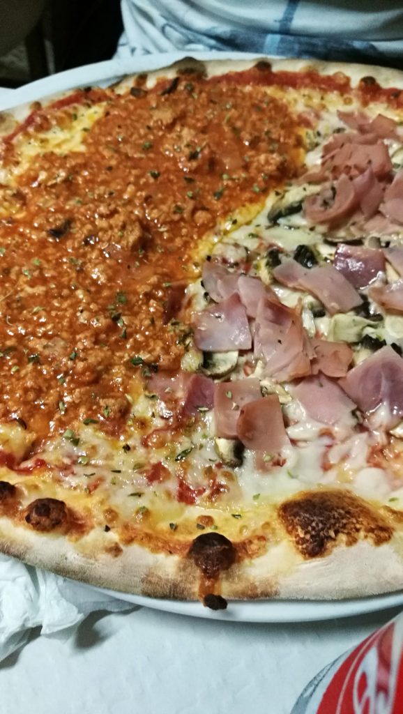 btyPizza de boloñesa y york